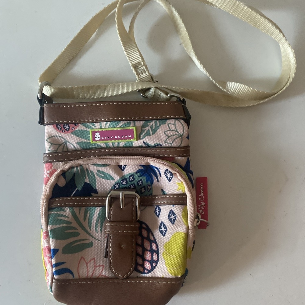 Lily Bloom crossbody purse bag small EUC Pineapples Tropical Colorful Fun!!